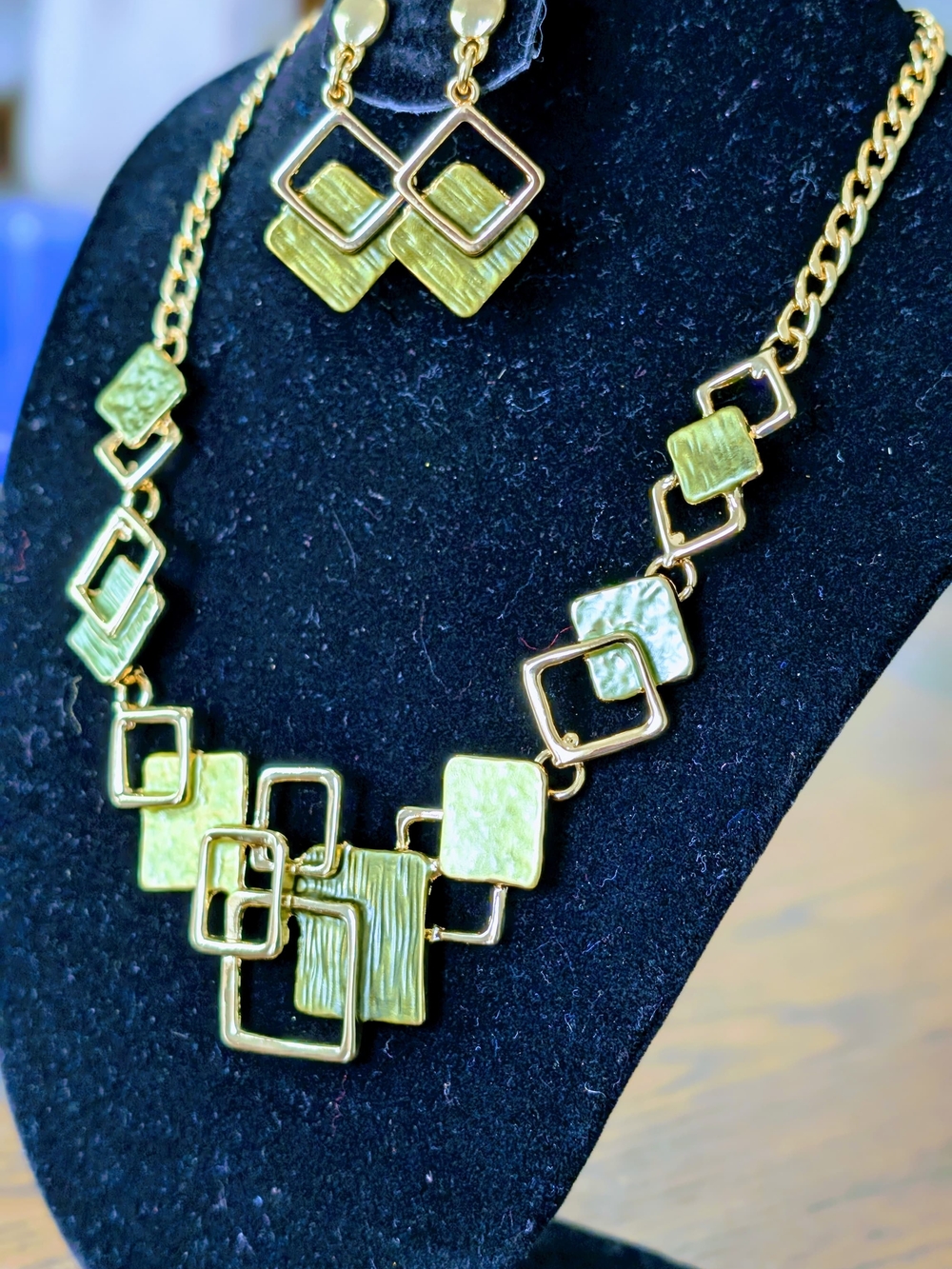 Gold-Tone Green Geometric Necklace & Earring Set - Picture 4 of 8
